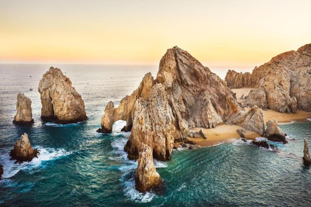 Vacay Condo Walk To The Beach Restaurants & Clubs Cabo San Lucas Eksteriør billede